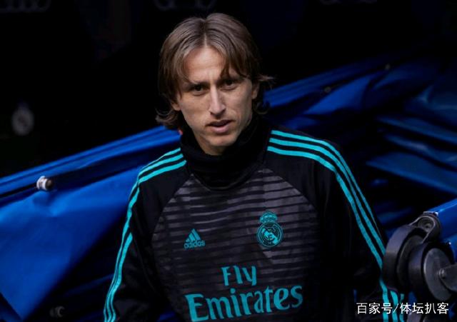 官方：道格拉斯-科斯塔自由转会加盟意丁俱乐部切沃