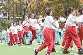 博弈论：颤抖手均衡与操作失误的博弈。（从博弈论看颤抖手均衡与操作失误）